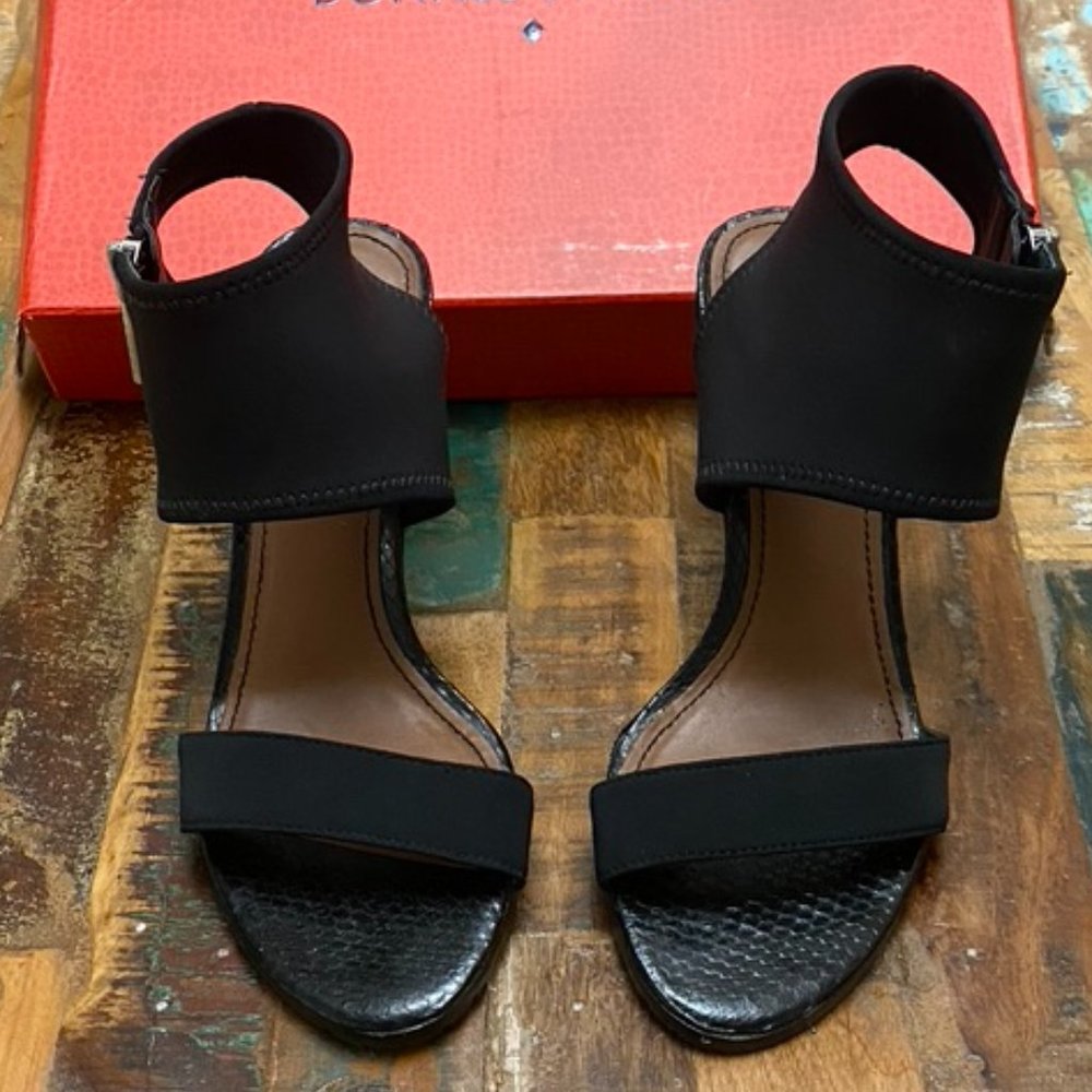 Donald J Pliner Woman Black Crepe Elastic Shoes
